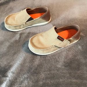 EUC Boys Crocs loafer